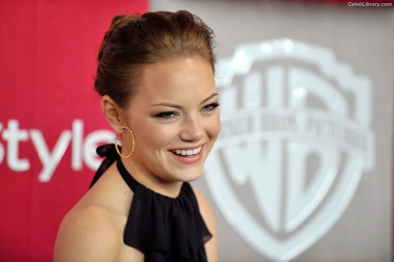 Emma Stone photo 4 of 1455