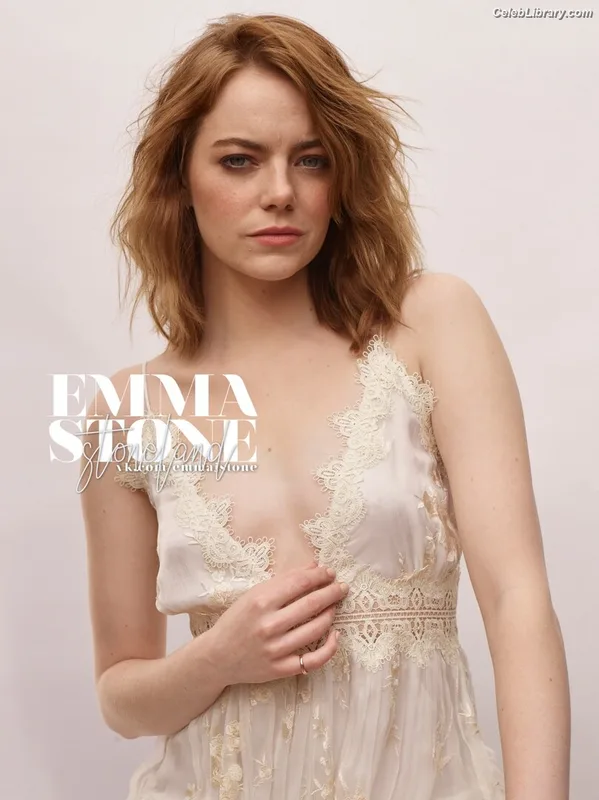 Emma Stone photo 20 of 1455