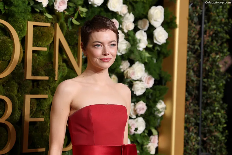 Emma Stone photo 6 of 1455