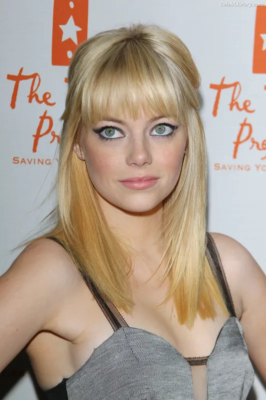 Emma Stone photo 15 of 1455