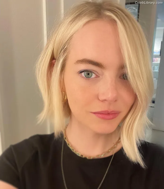Emma Stone photo 23 of 1455