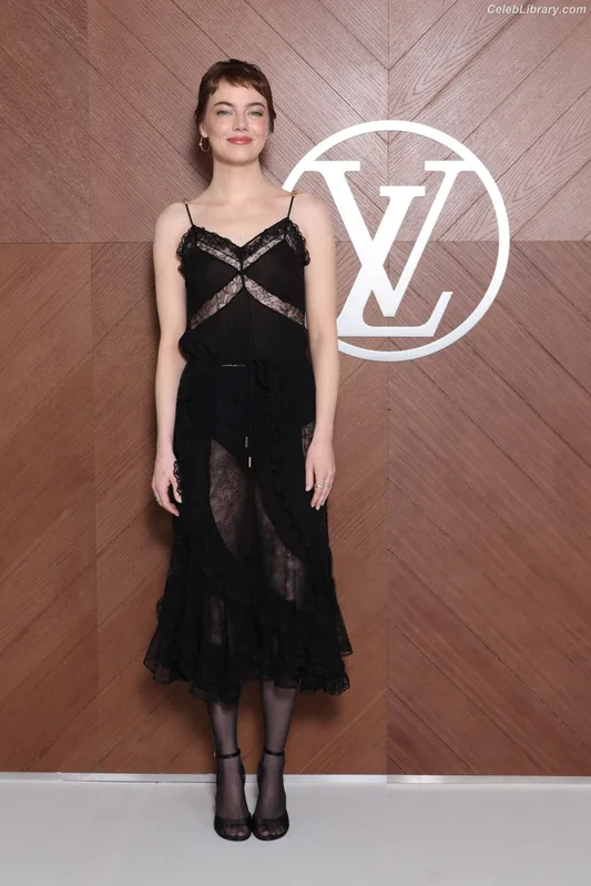 Emma Stone photo 4 of 1455