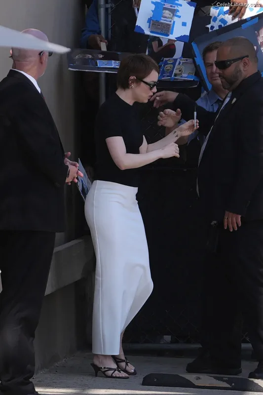 Emma Stone photo 14 of 1455