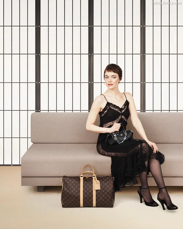 Emma Stone photo 15 of 1455
