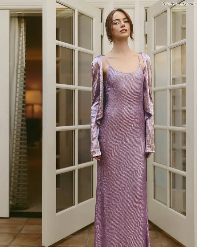 Emma Stone photo 22 of 1455