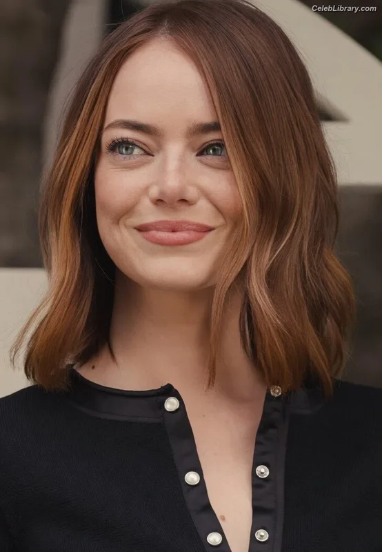 Emma Stone photo 24 of 1455