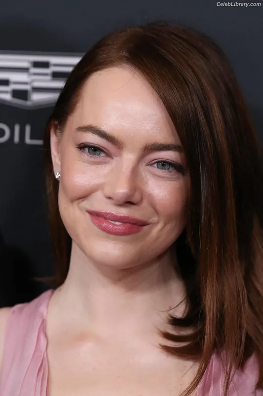 Emma Stone photo 22 of 1455