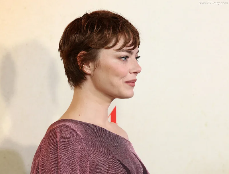 Emma Stone photo 9 of 1455