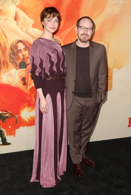 Emma Stone photo 13 of 1455