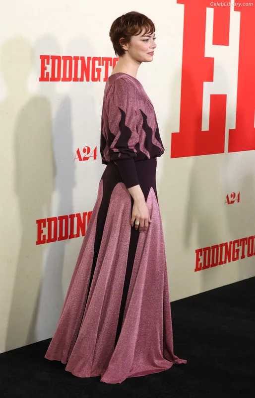 Emma Stone photo 14 of 1455