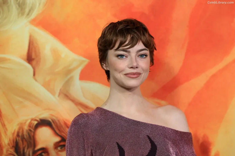 Emma Stone photo 23 of 1455