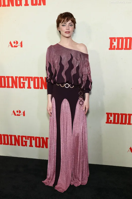 Emma Stone photo 8 of 1455