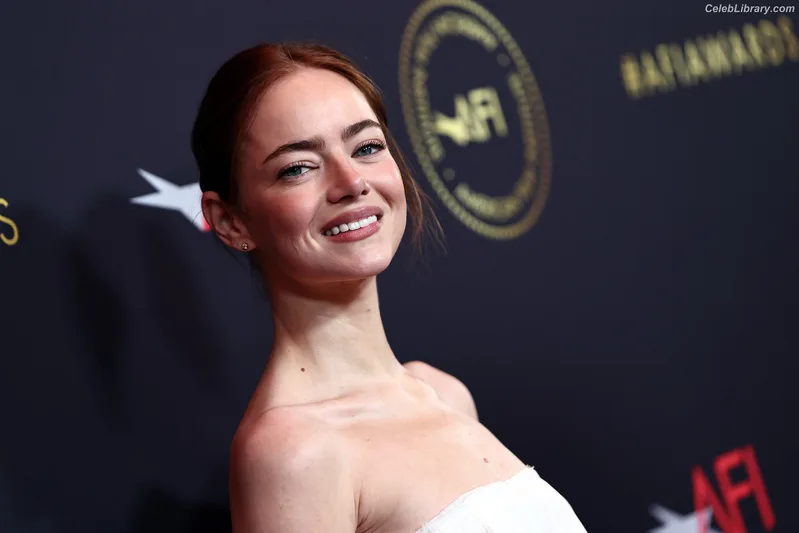 Emma Stone photo 15 of 1455