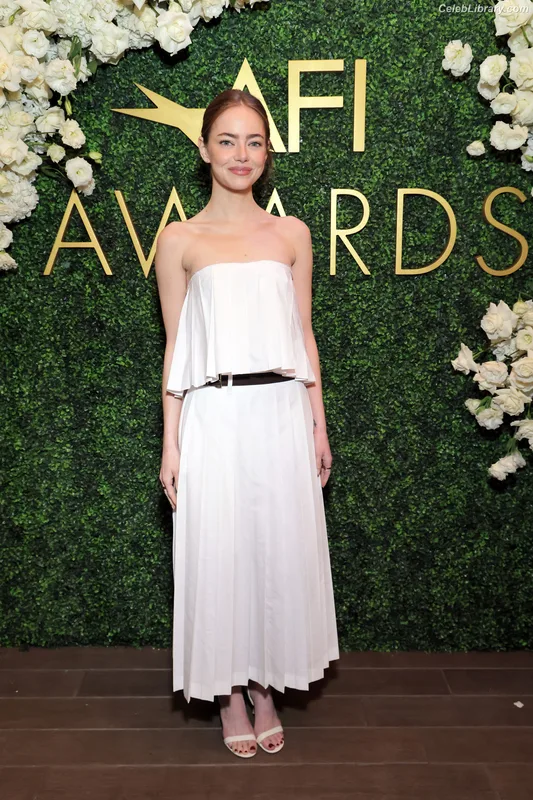 Emma Stone photo 16 of 1455