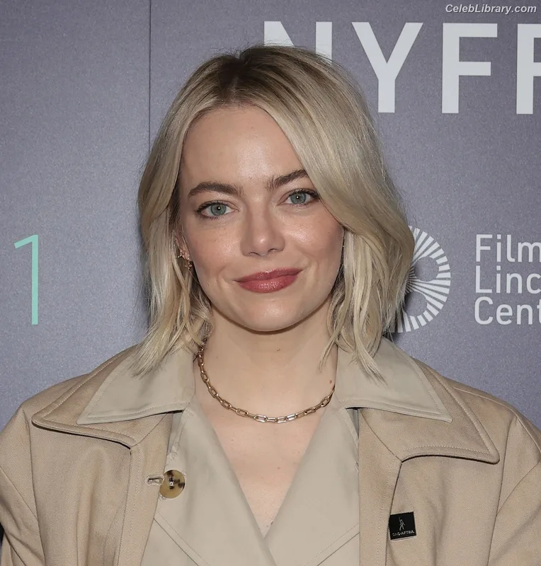 Emma Stone photo 18 of 1455