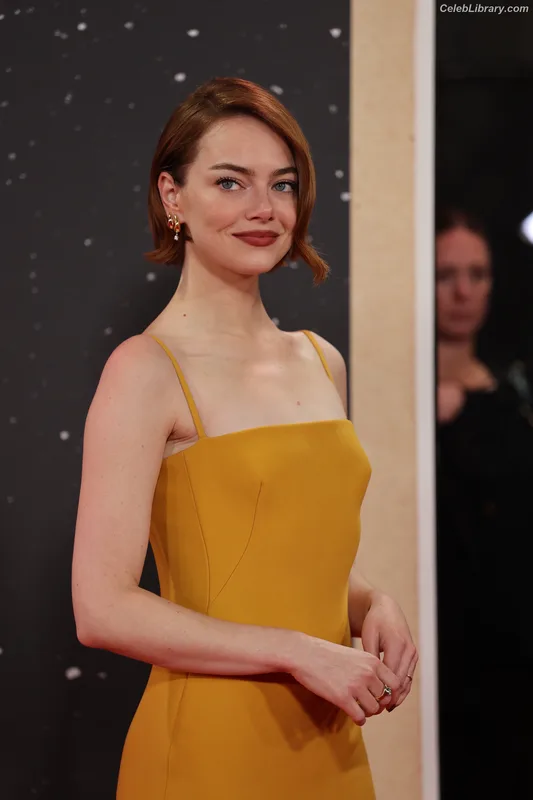Emma Stone photo 8 of 1455