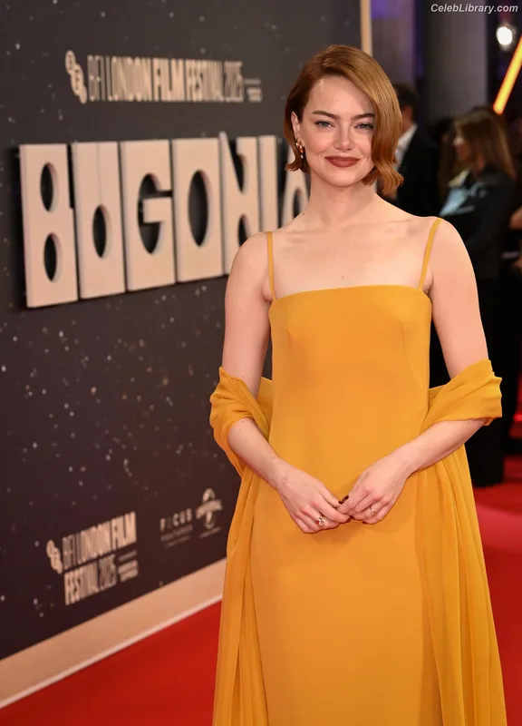 Emma Stone photo 20 of 1455