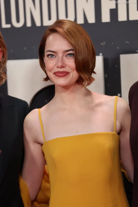Emma Stone photo 14 of 1455