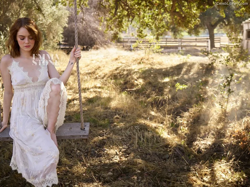Emma Stone photo 24 of 1455