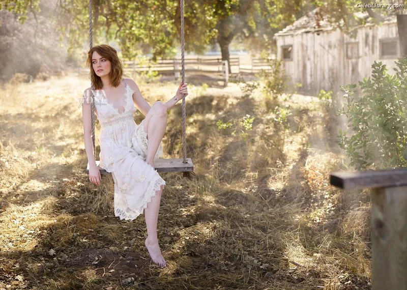Emma Stone photo 18 of 1455