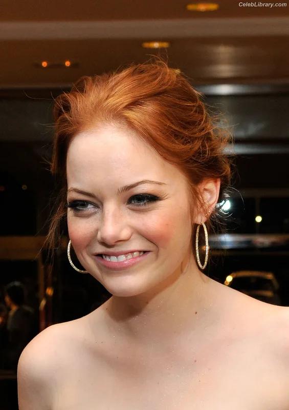 Emma Stone photo 19 of 1455