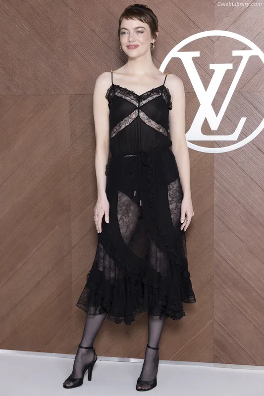 Emma Stone photo 9 of 1455