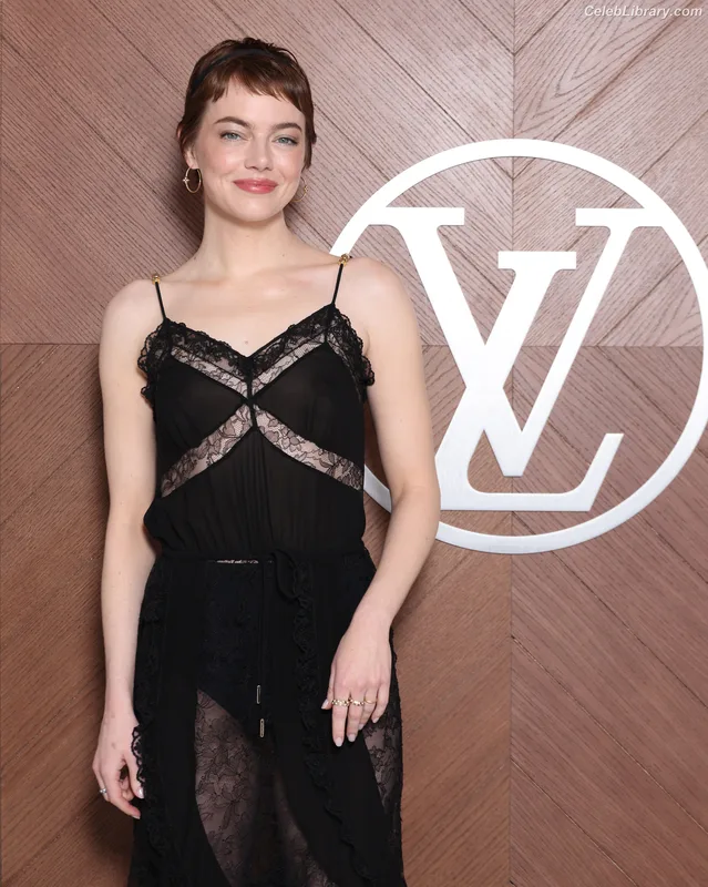 Emma Stone photo 14 of 1455