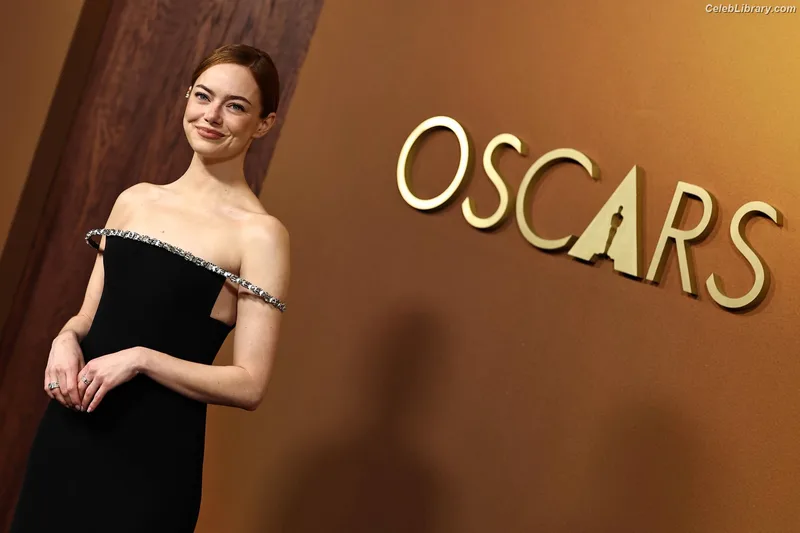 Emma Stone photo 13 of 1455