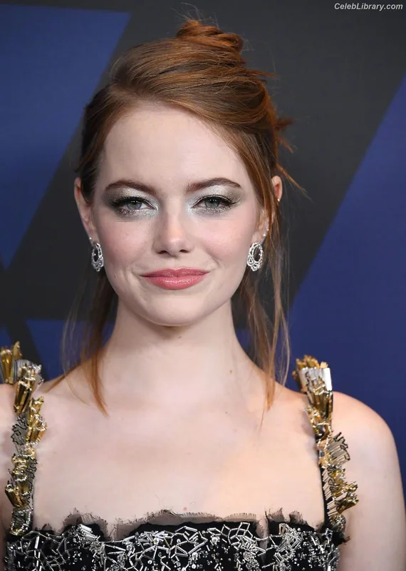 Emma Stone photo 2 of 1455