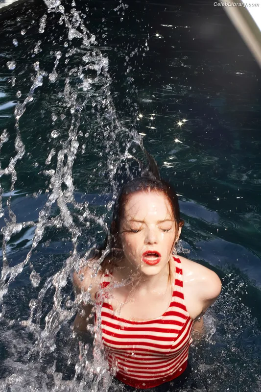 Emma Stone photo 3 of 1455