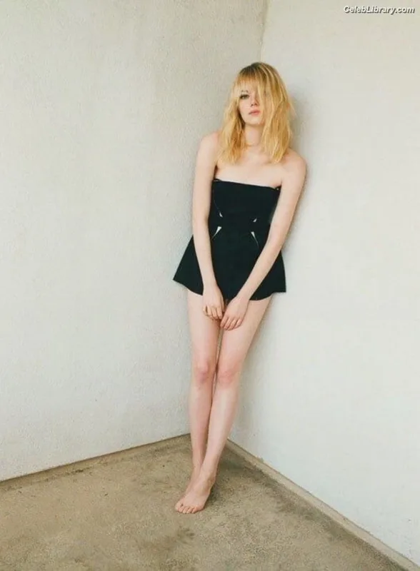 Emma Stone photo 6 of 1455
