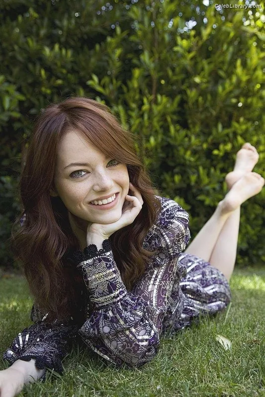 Emma Stone photo 23 of 1455