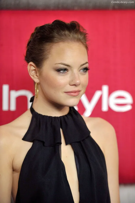 Emma Stone photo 24 of 1455