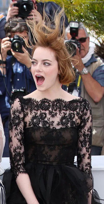Emma Stone photo 10 of 1455