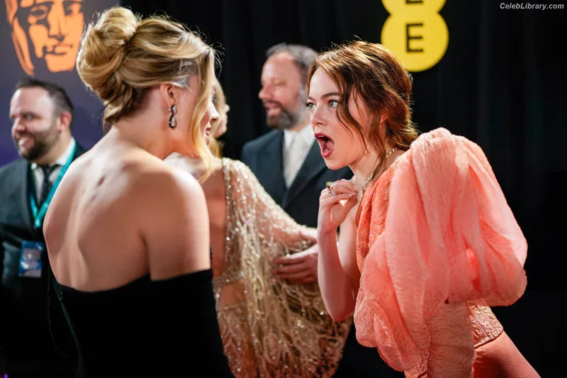 Emma Stone photo 18 of 1455