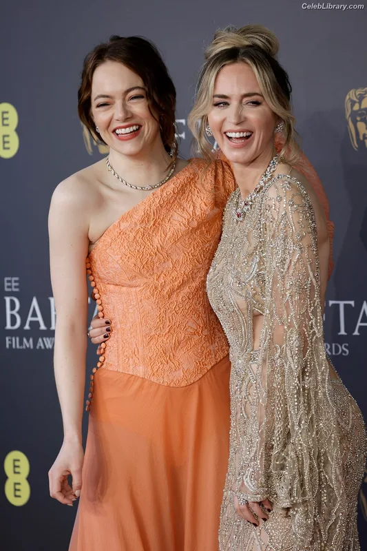 Emma Stone photo 20 of 1455