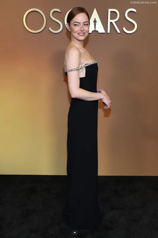 Emma Stone photo 21 of 1455