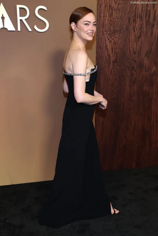 Emma Stone photo 4 of 1455