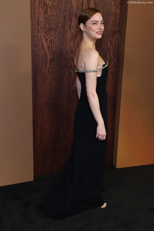 Emma Stone photo 6 of 1455
