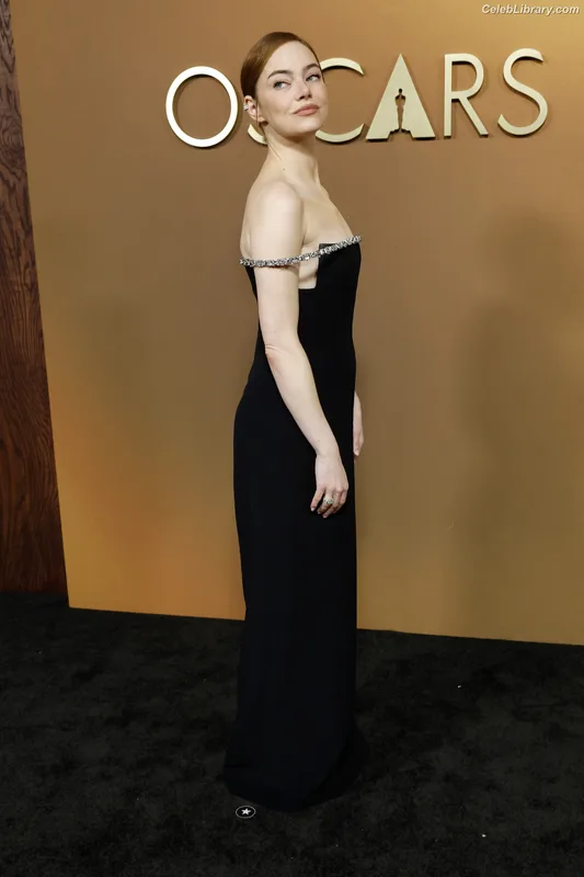 Emma Stone photo 8 of 1455