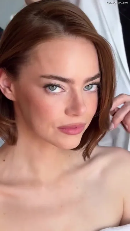 Emma Stone photo 21 of 1455