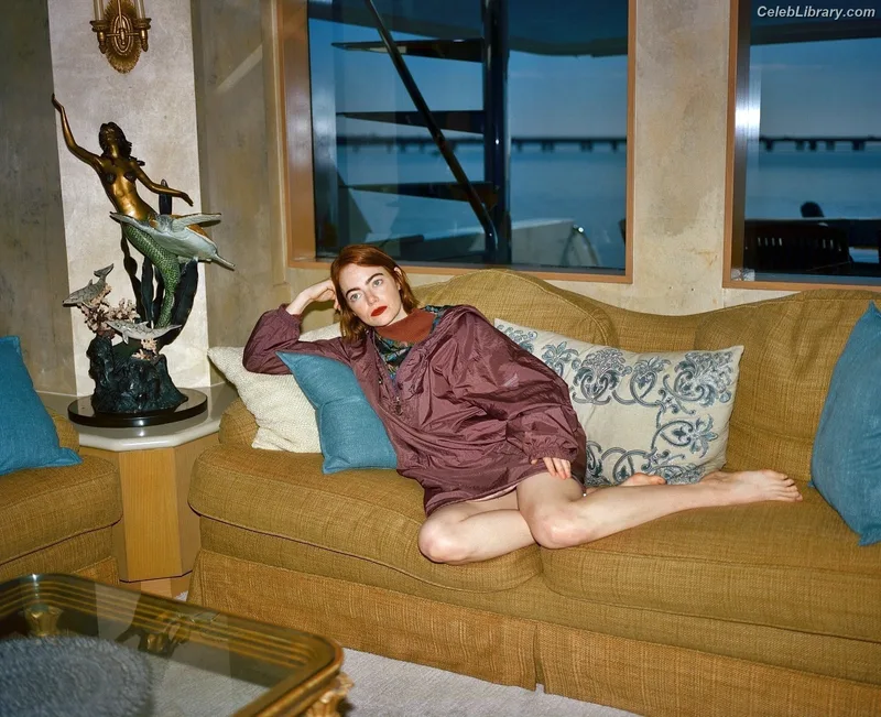 Emma Stone photo 3 of 1455