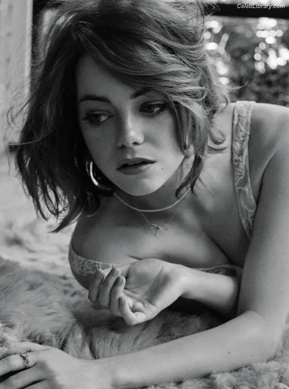 Emma Stone photo 6 of 1455