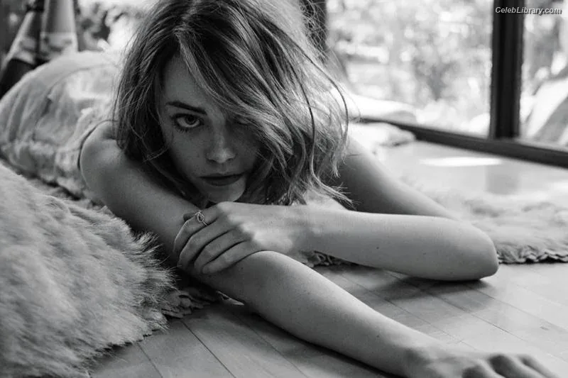 Emma Stone photo 7 of 1455