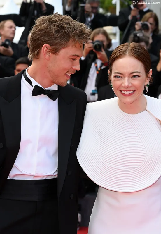 Emma Stone photo 23 of 1455