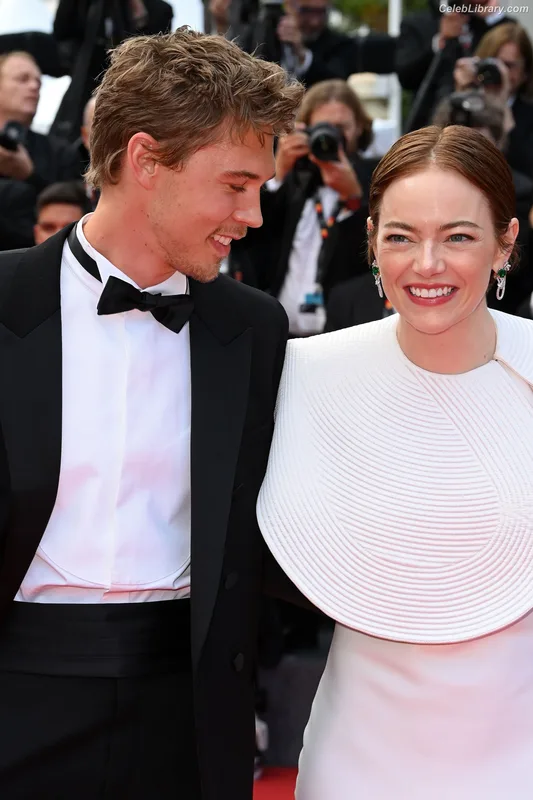 Emma Stone photo 24 of 1455