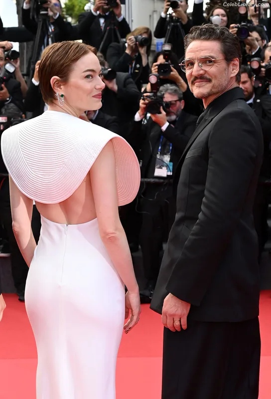 Emma Stone photo 8 of 1455