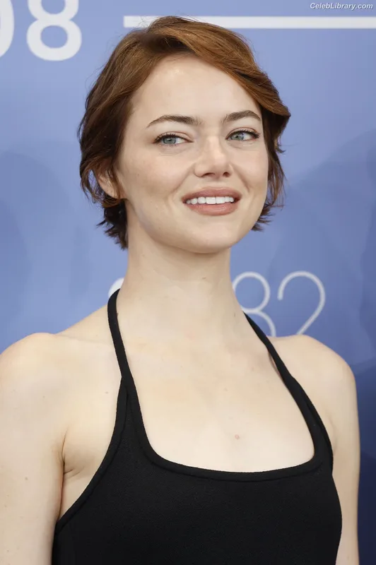Emma Stone photo 12 of 1455