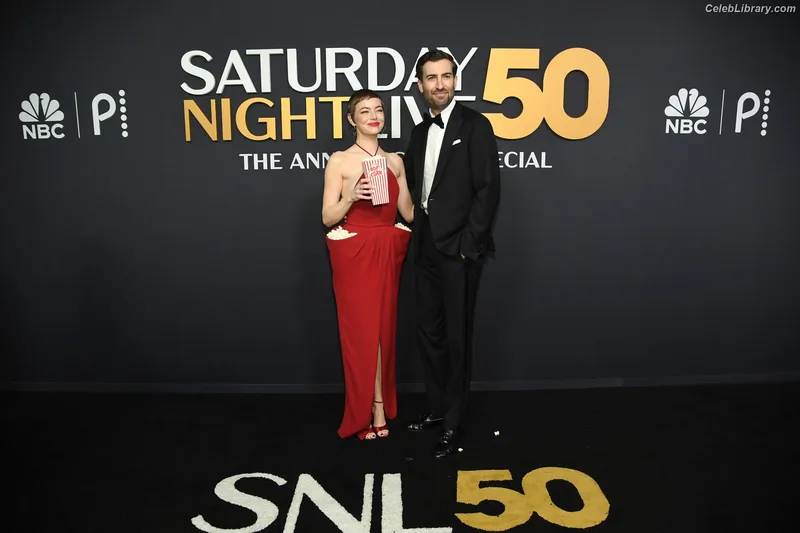 Emma Stone photo 11 of 1455