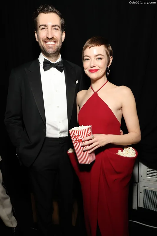 Emma Stone photo 15 of 1455